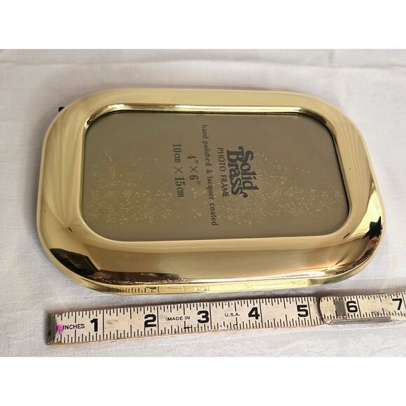 Solid Brass Photo Frame Hand Polished Lacquer Coated 4"x6" Picture Velvet Back - Picture 5 of 5